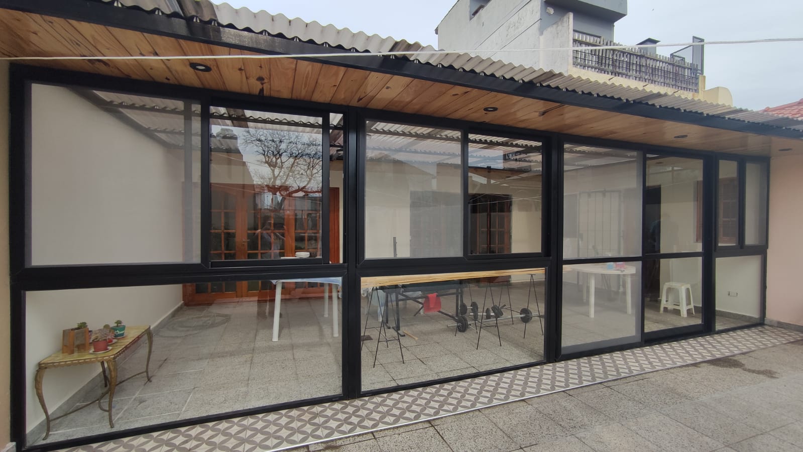 Obra Modena negro vidrio simple